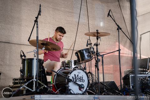 Foto z festivalu Mezi Bloky 2025