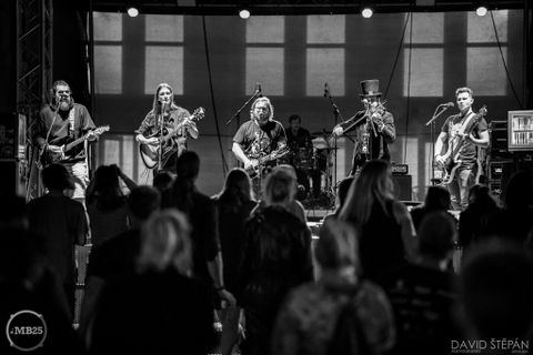 Foto z festivalu Mezi Bloky 2025