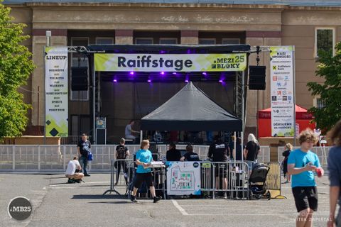 Foto z festivalu Mezi Bloky 2025