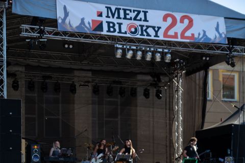 Foto z festivalu Mezi Bloky 2022