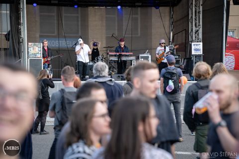 Foto z festivalu Mezi Bloky 2025