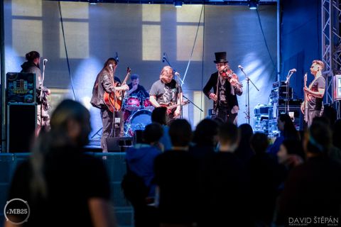 Foto z festivalu Mezi Bloky 2025