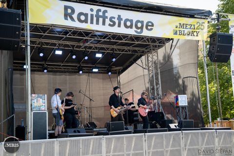 Foto z festivalu Mezi Bloky 2025