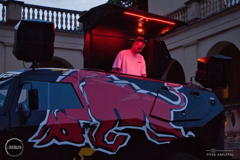 Foto z festivalu Mezi Bloky 2025