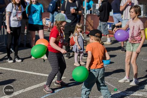 Foto z festivalu Mezi Bloky 2025