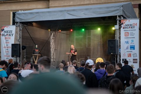 Foto z festivalu Mezi Bloky 2024