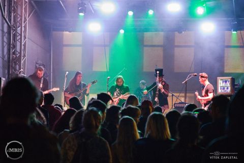 Foto z festivalu Mezi Bloky 2025