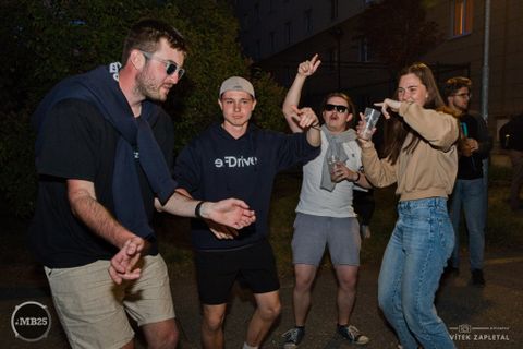 Foto z festivalu Mezi Bloky 2025